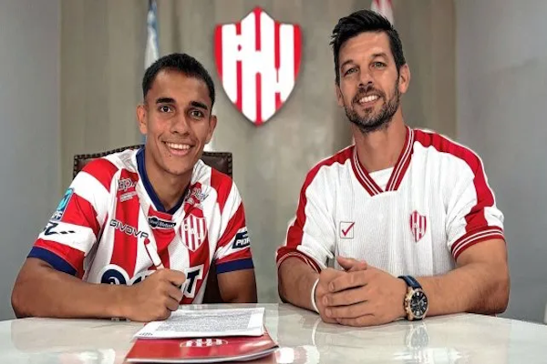 El Santaclarino Lucas Ayala ensayó como titular en Unión de Santa Fe