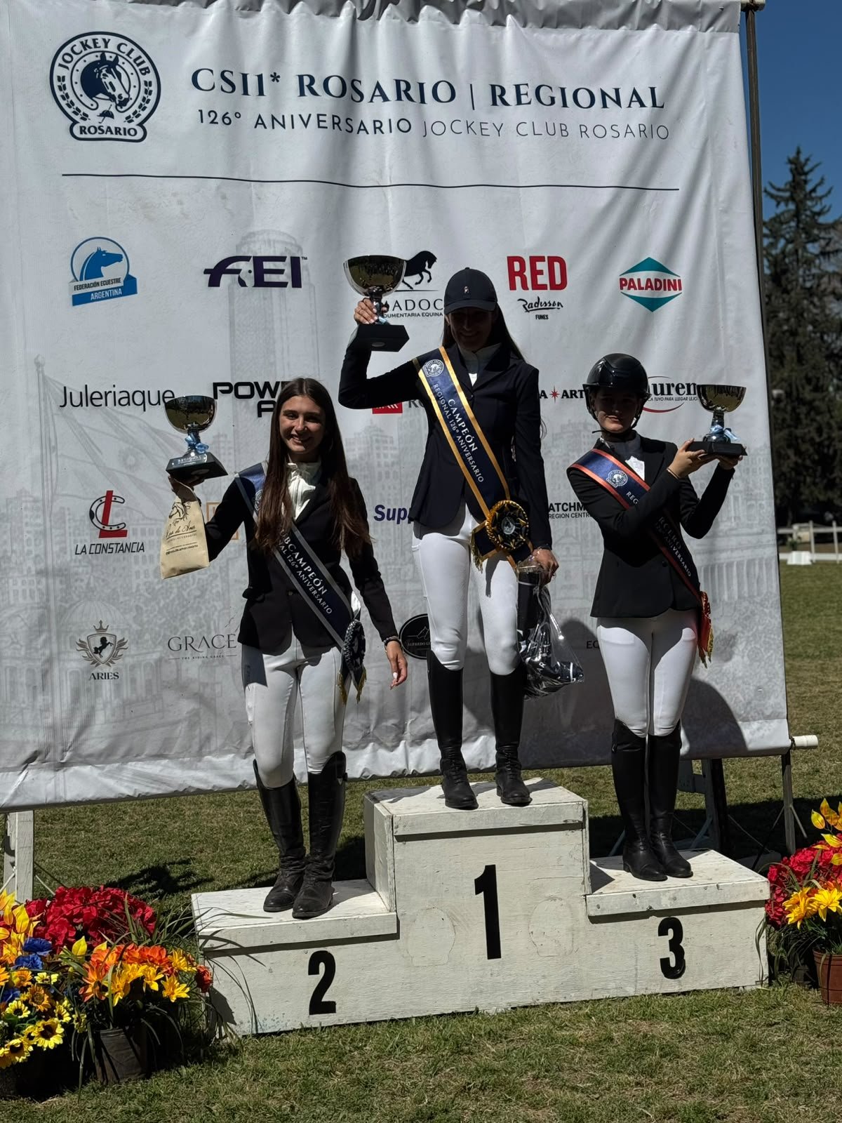 Brillante actuación del Club Hípico de Esperanza en Rosario: podios, campeonatos y cuatro pasajes al Campeonato Federal