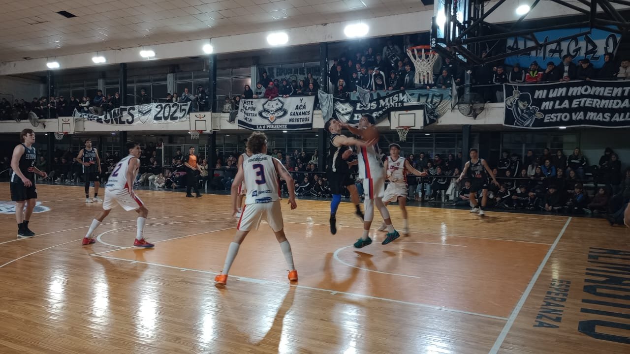 Liga Federal de Básquet: Almagro estuvo muy cerca del batacazo pero perdió el primer punto de la serie frente a El Ceibo
