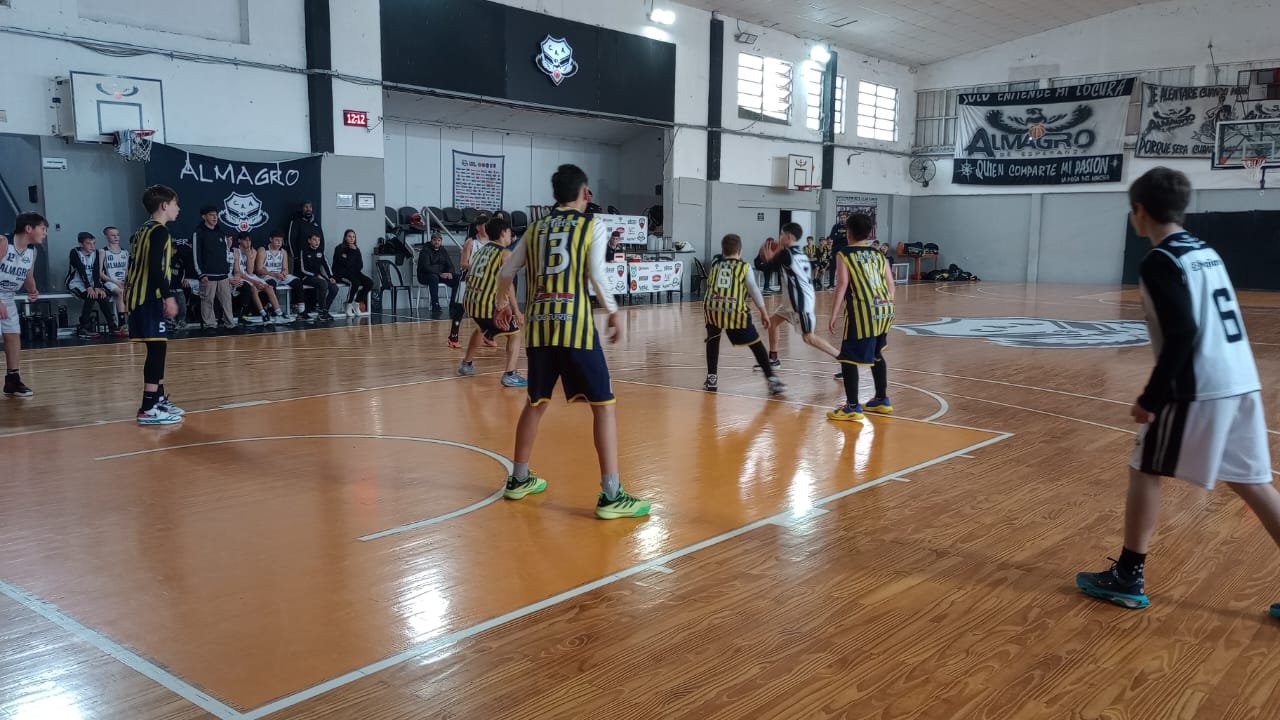 CENTENARIO V.TUERTO CAMPEON LIGA PROVINCIAL INFANTILES DE BÁSQUET EN ESPERANZA