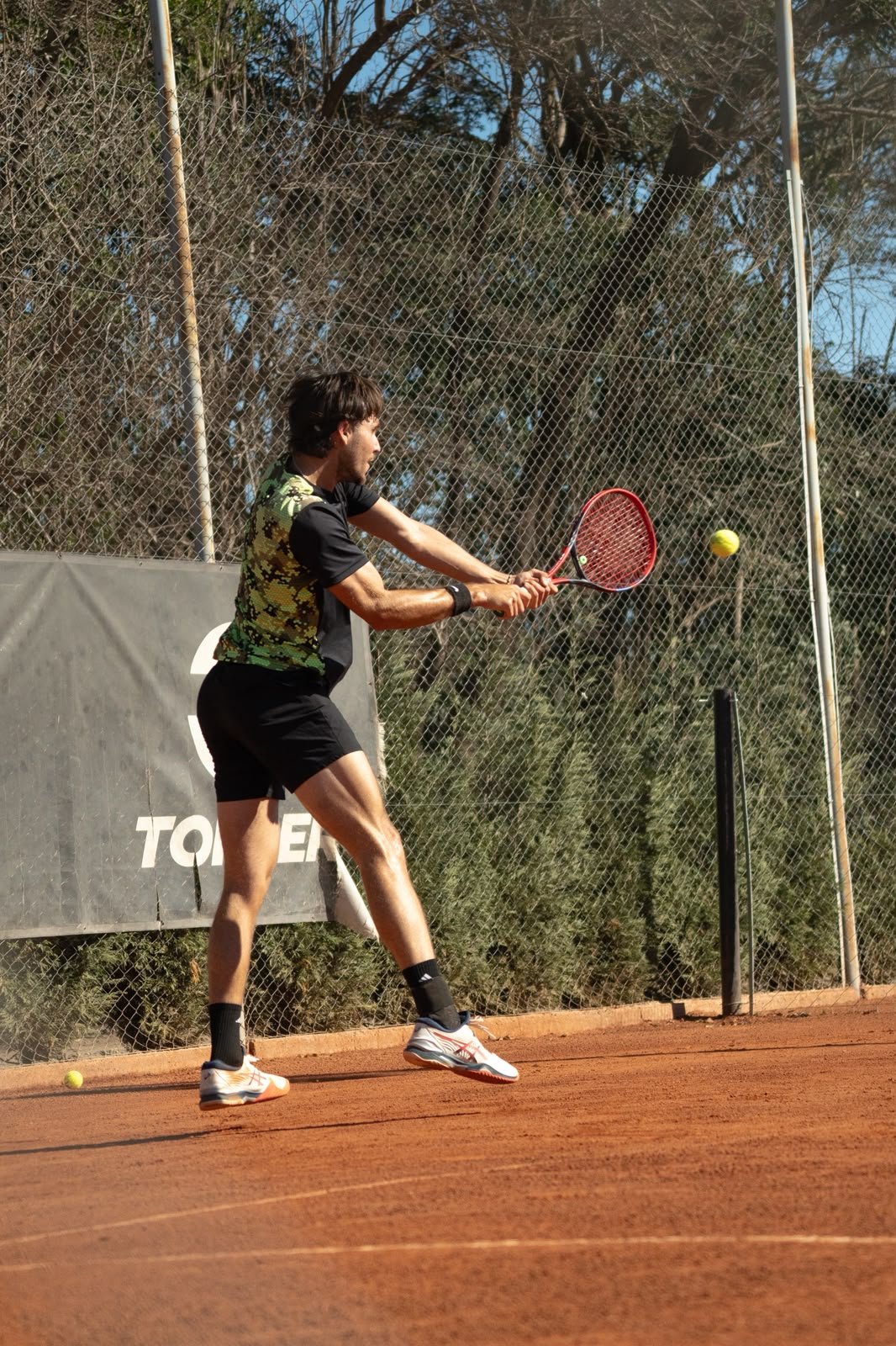 Tenis: Francisco Gay comenzó ganando Torneo Profesional de Lanús y ya hay fecha para la Copa Ciudad de Esperanza del Lawn Tenis Club Esperancino