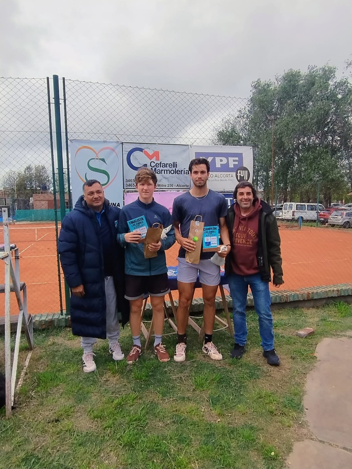 Francisco Gay coronó una semana perfecta en Alcorta y celebró su tercer título profesional