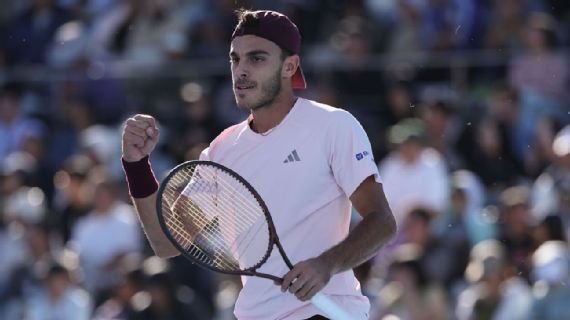 Fran Cerúndolo superó a Mensik y se metió en los cuartos de final de Beijing