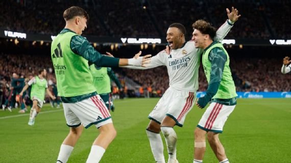 Real Madrid le quitó el invicto en LaLiga a Barcelona con doblete de Mbappé