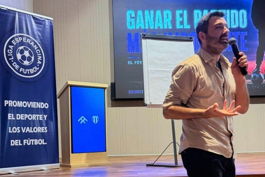 Liga Esperancina invita a padres y formadores a la charla “Ganar el juego más importante”