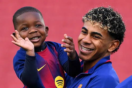 Lamine Yamal, sobre Mbappé: «Este año yo merezco el Balón de Oro»