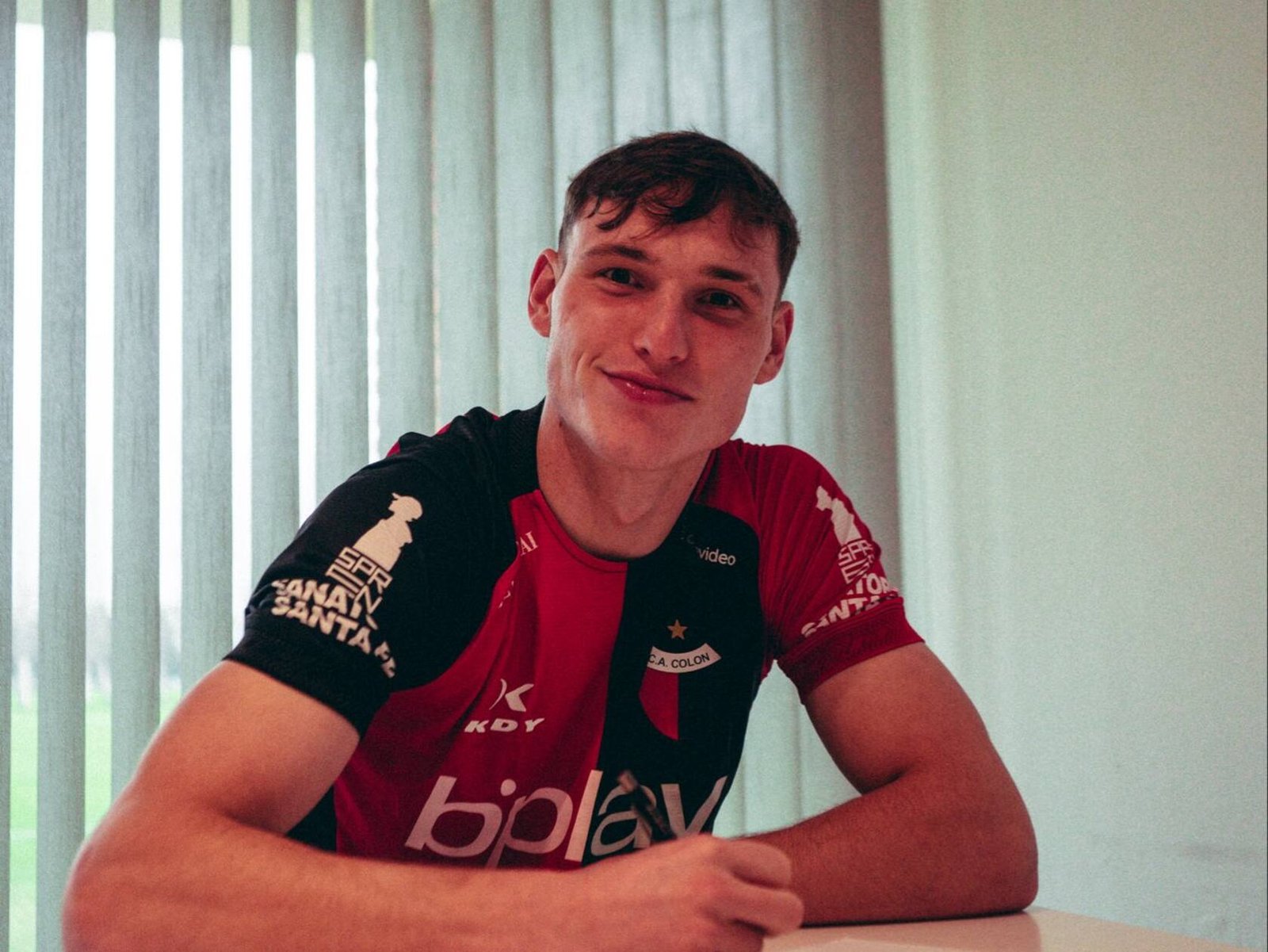El progresino Lucas Cuffia renovó su contrato con Colón de Santa Fe